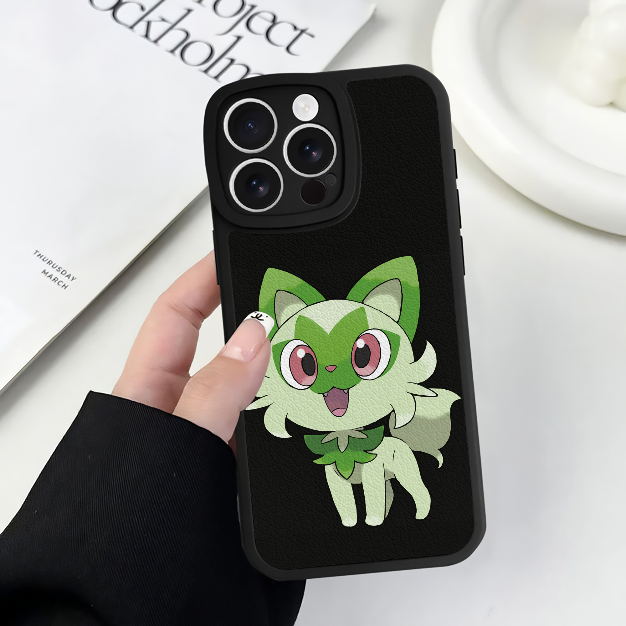 （画像用） ポケットモンスター Pokémon 【iPhone 16シリーズ対応】シリコンスマホケース（レザー調） 材質：シリコン